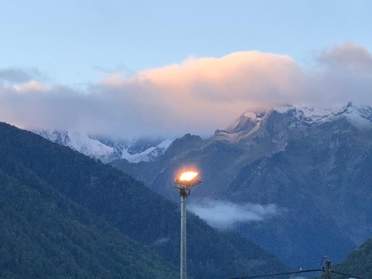 Le 41 Avenue Foch Hotel Bagnères-de-Luchon Kültér fotó