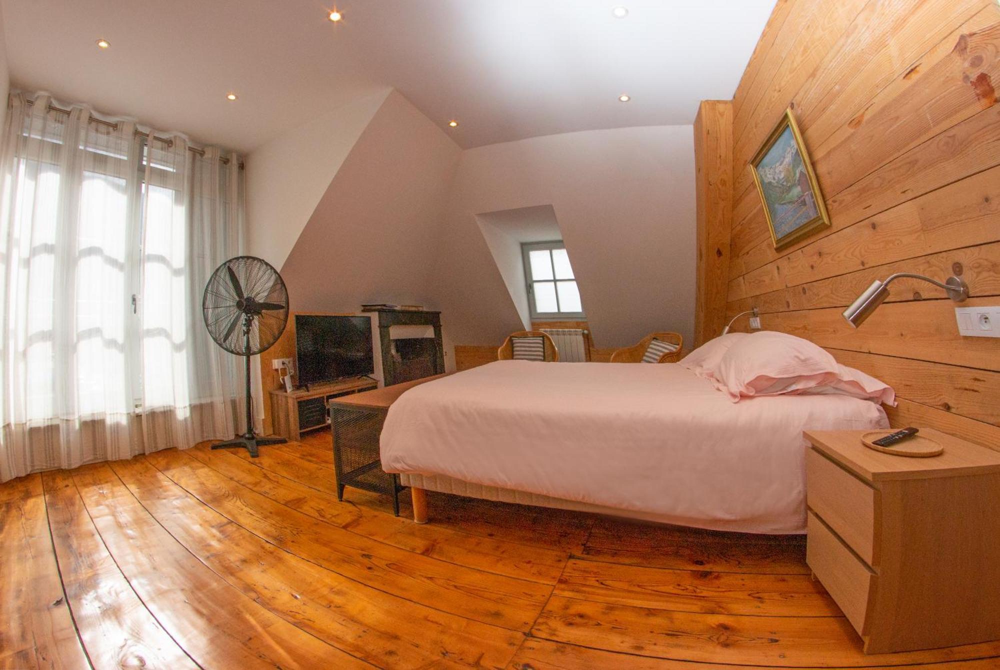 Le 41 Avenue Foch Hotel Bagnères-de-Luchon Kültér fotó