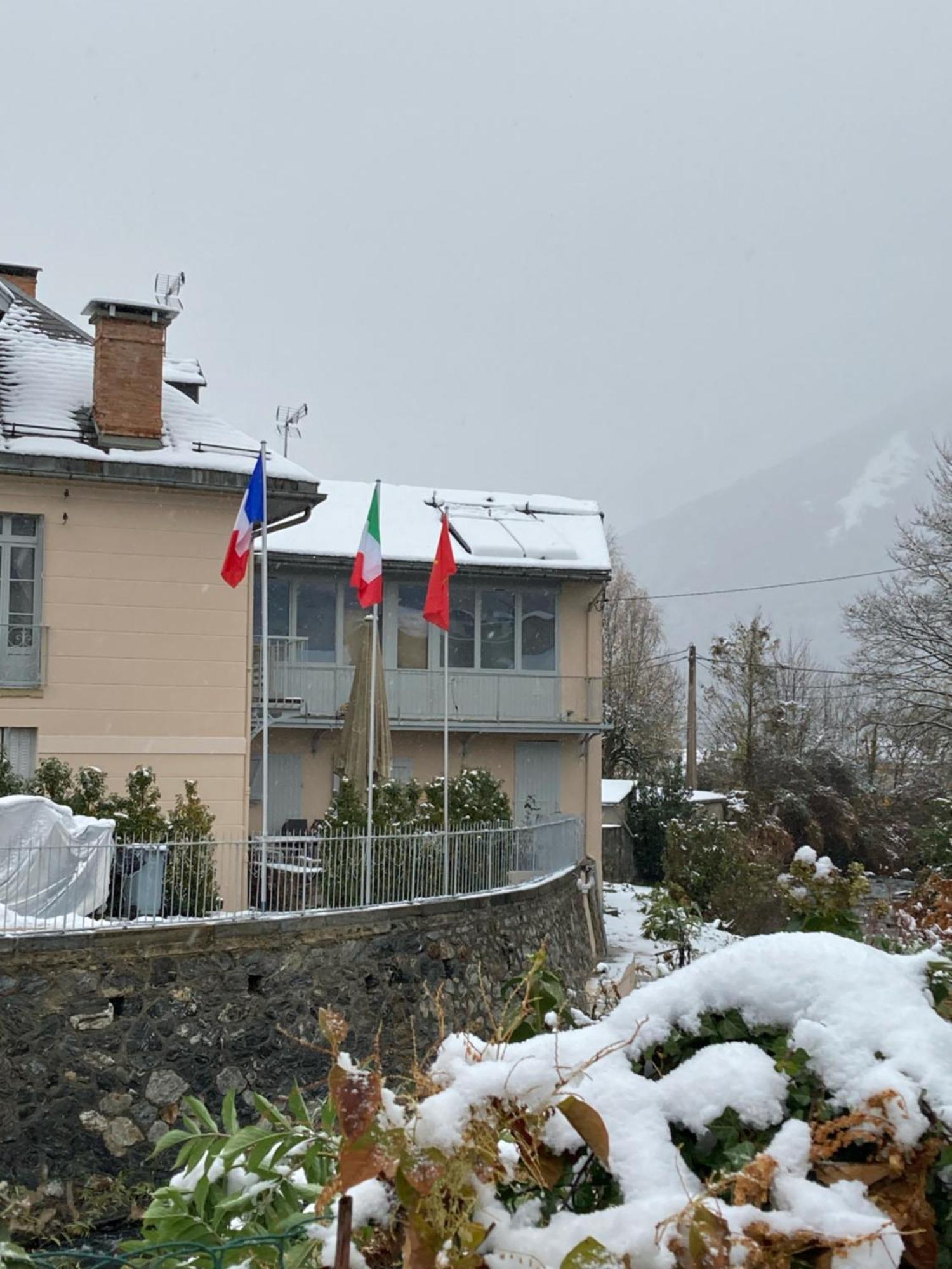 Le 41 Avenue Foch Hotel Bagnères-de-Luchon Kültér fotó