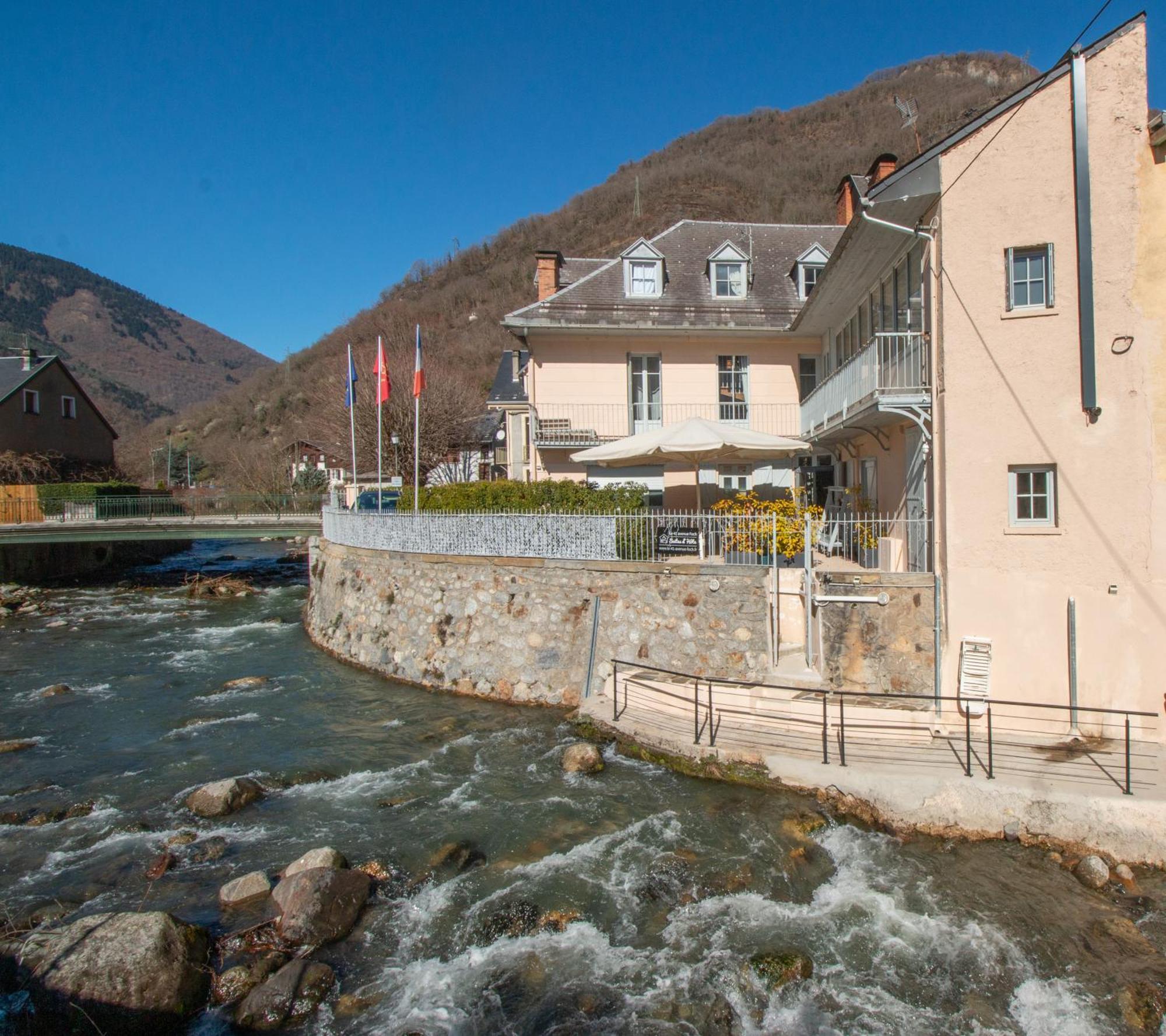Le 41 Avenue Foch Hotel Bagnères-de-Luchon Kültér fotó